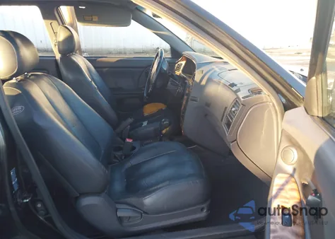 2002 Hyundai Elantra Gt z USA, uszkodzony, nr VIN KMHDN55DX2U064453